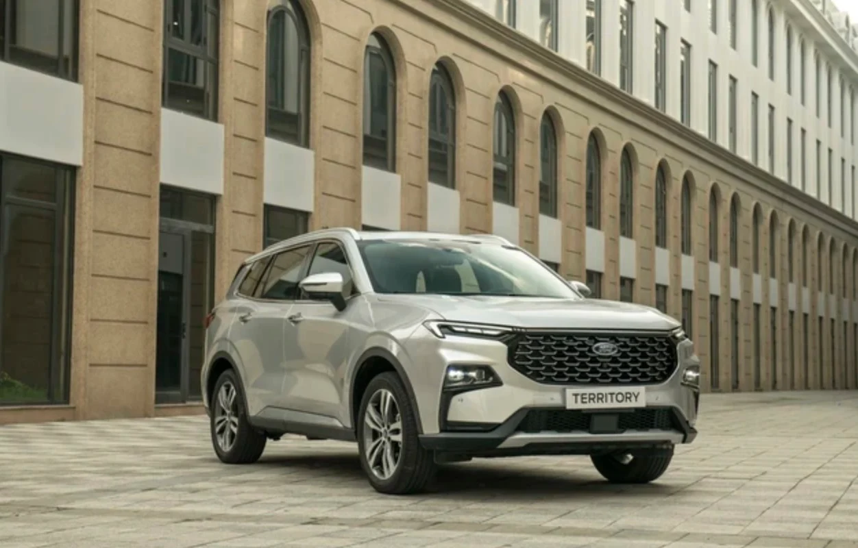 COMBO - Đánh bóng kính cả xe SEDAN cỡ lớn và SUV cỡ nhỏ